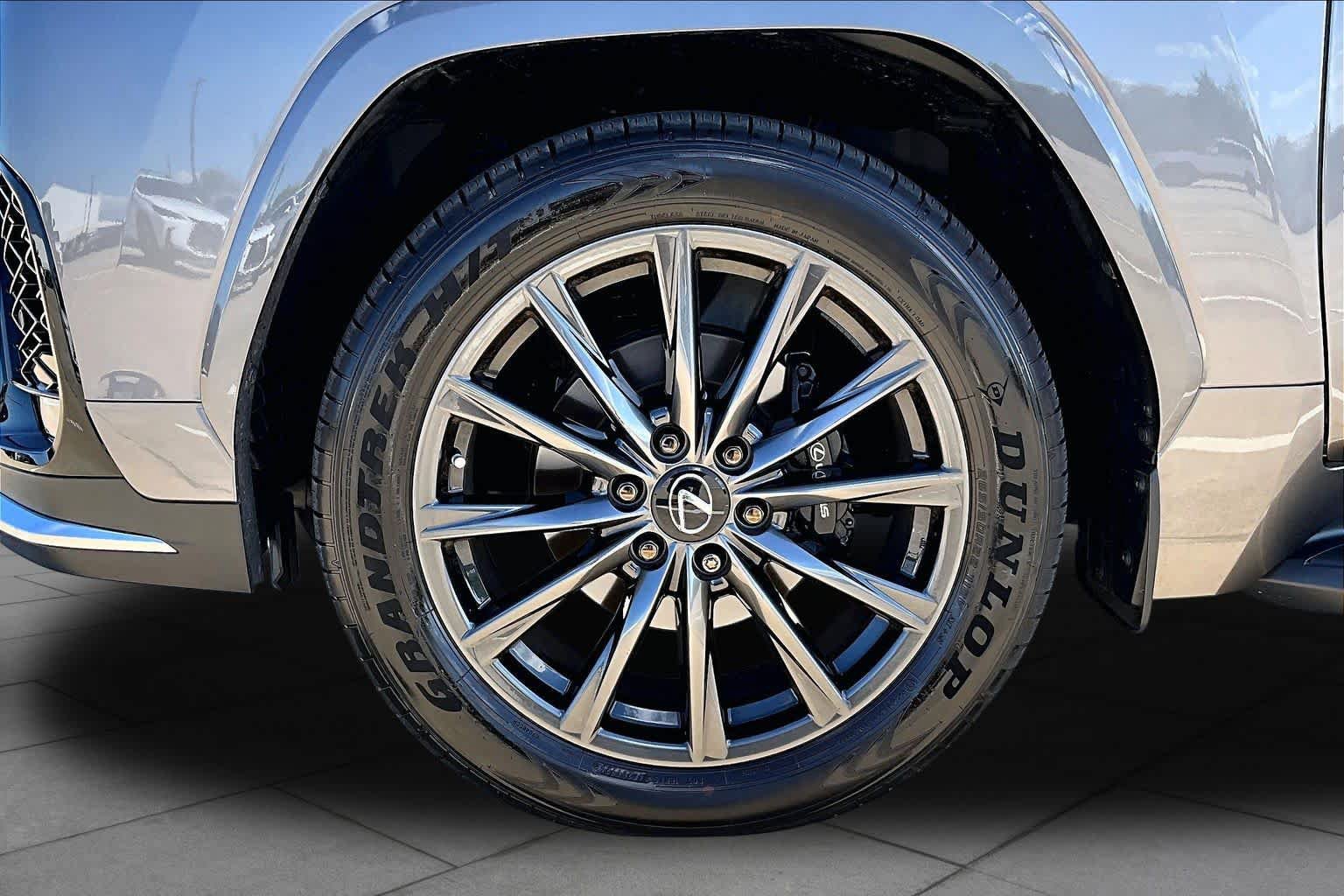 Used 2026 Lexus LX 600 F Sport w/ Accessory Package (Z1) AWD/4WD image 11