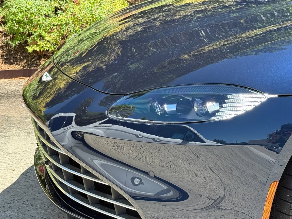 Used 2021 Aston Martin V8 Vantage Roadster RWD image 26