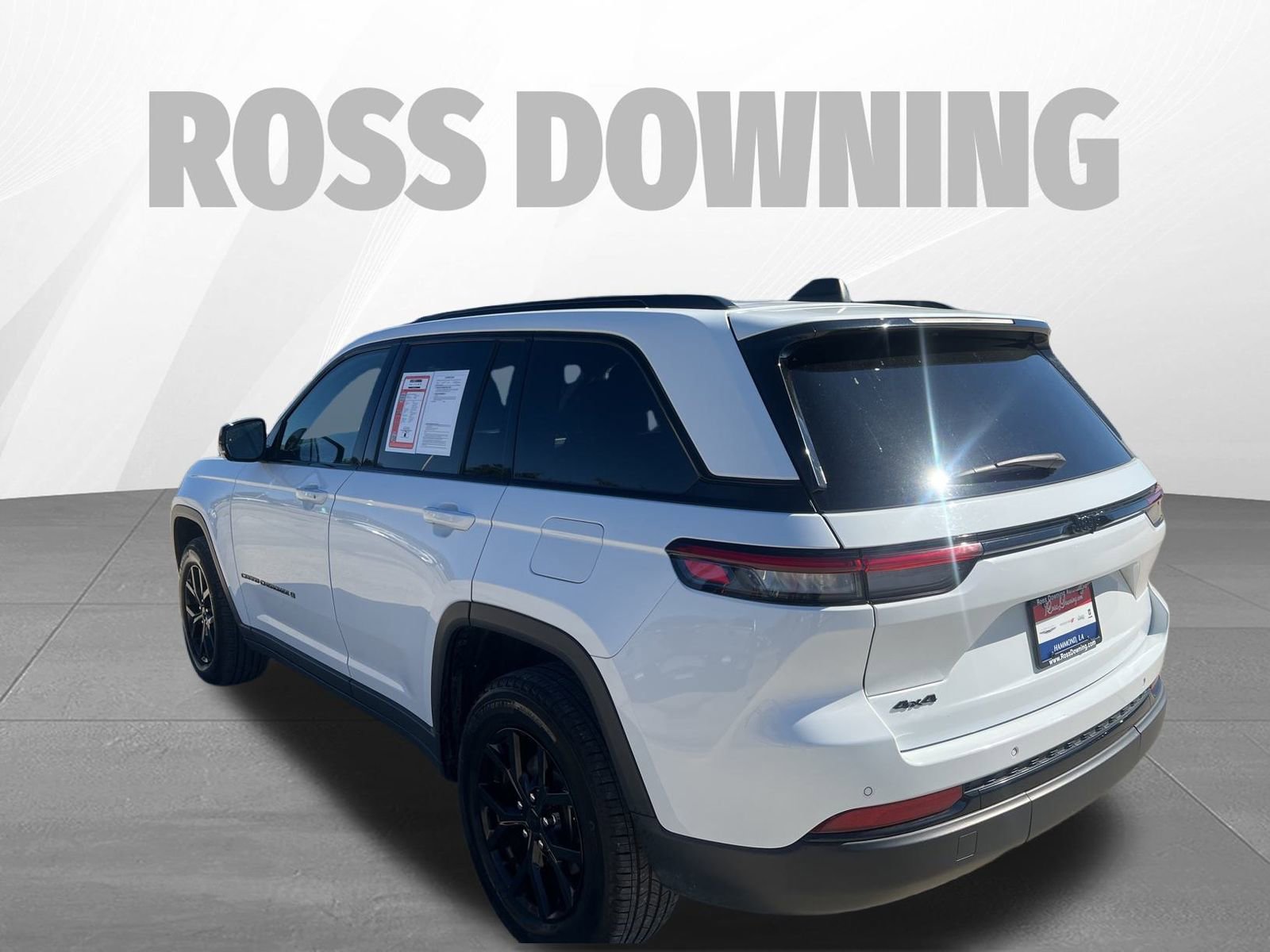 Used 2024 Jeep Grand Cherokee Altitude image 6