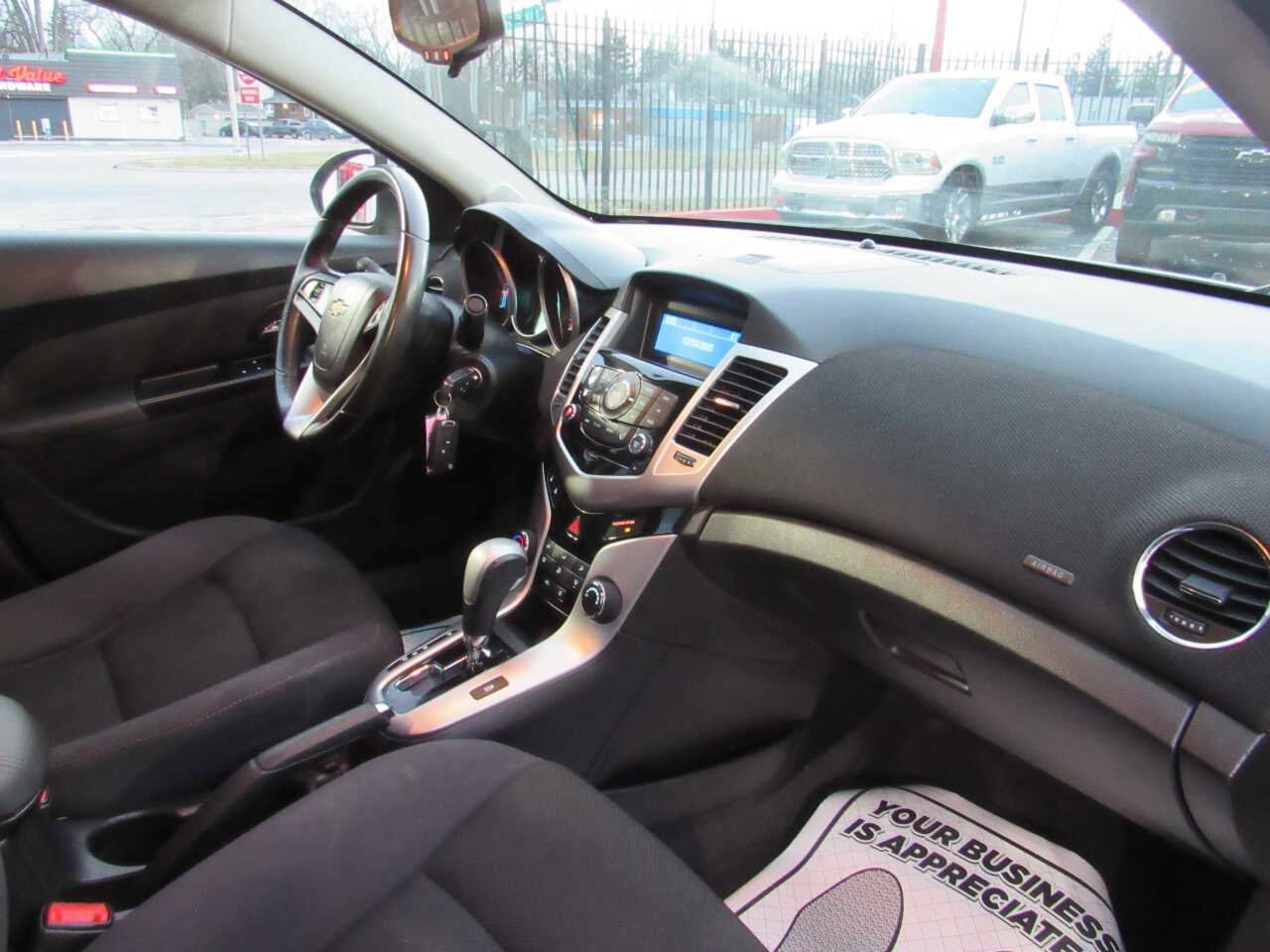 Used 2014 Chevrolet Cruze LT image 22