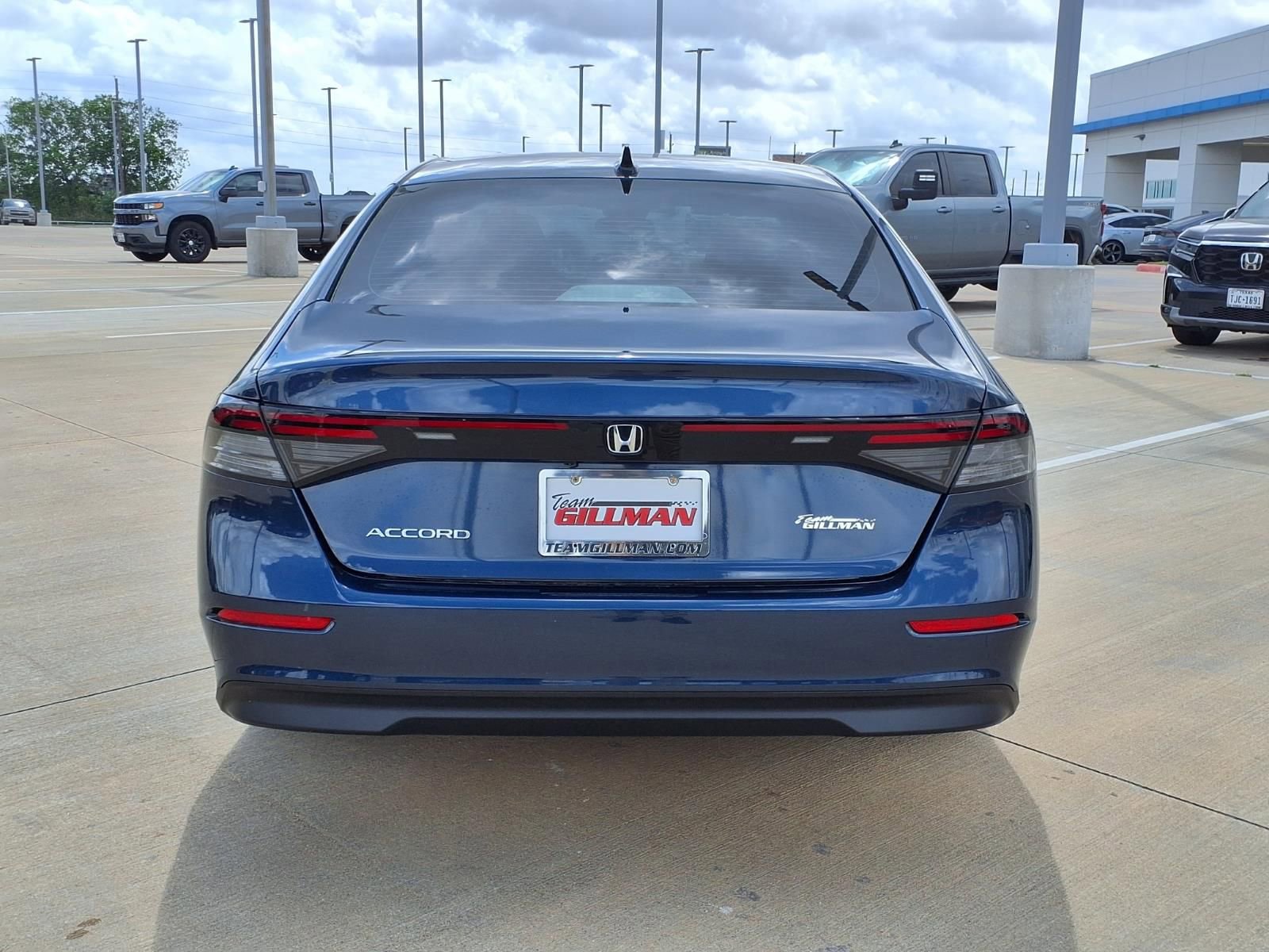 Used 2025 Honda Accord SE image 6