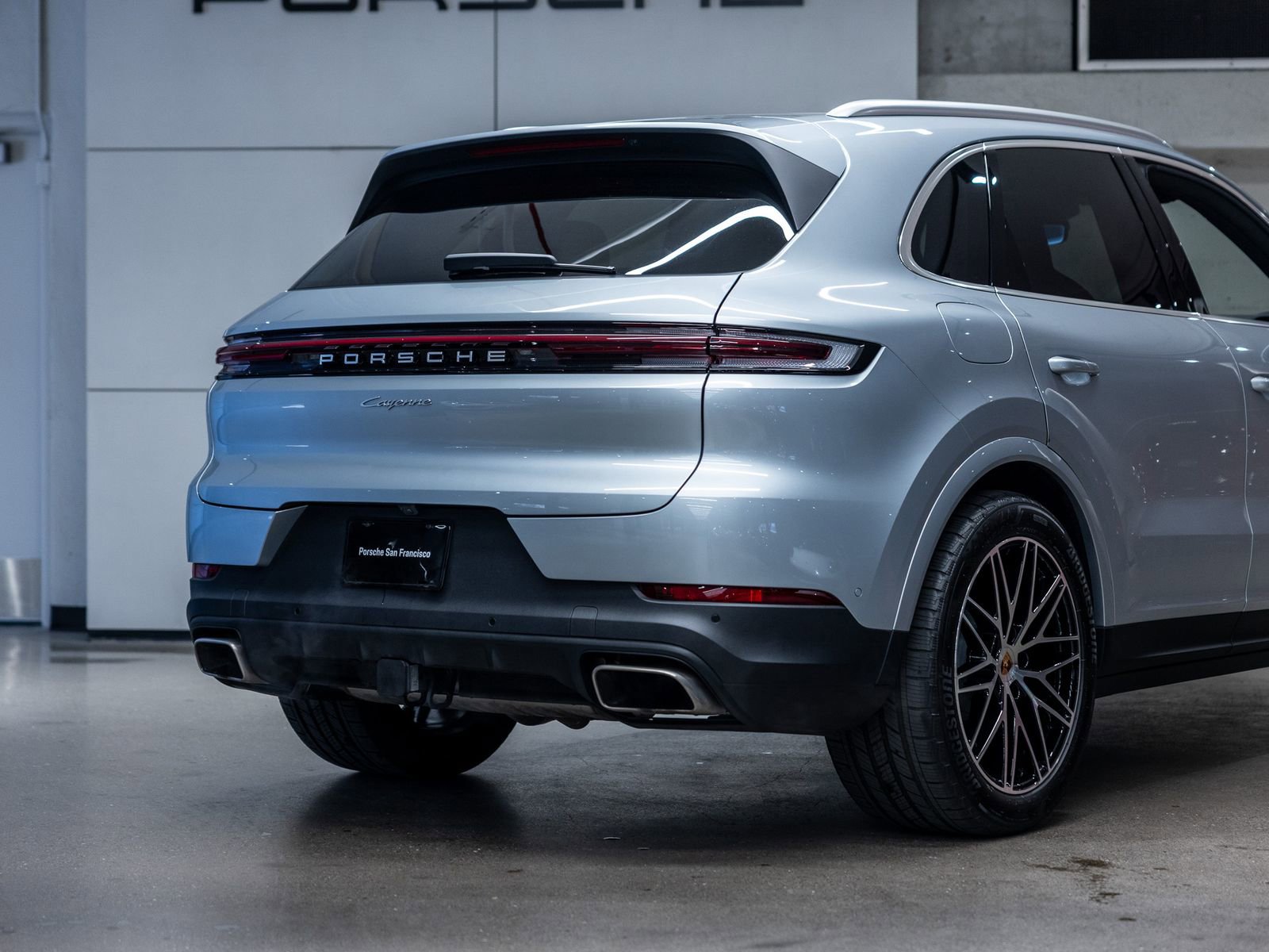 Certified 2025 Porsche Cayenne image 25