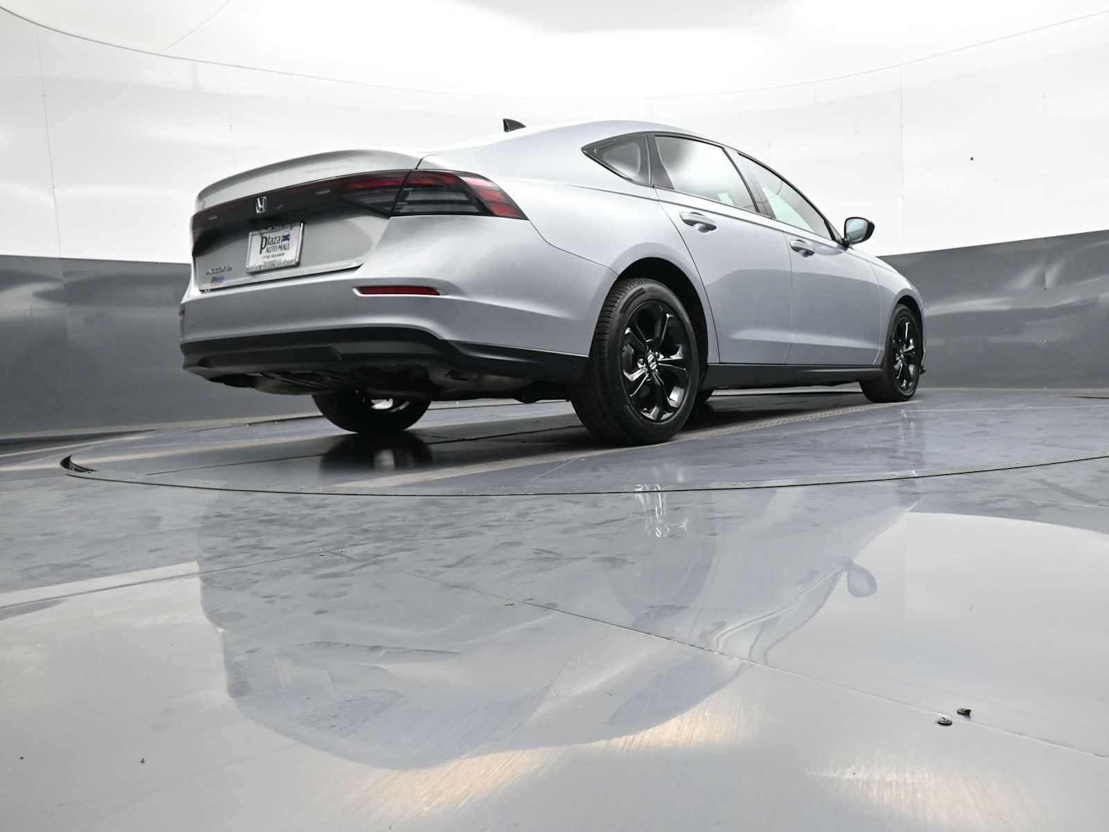 Certified 2025 Honda Accord SE image 37