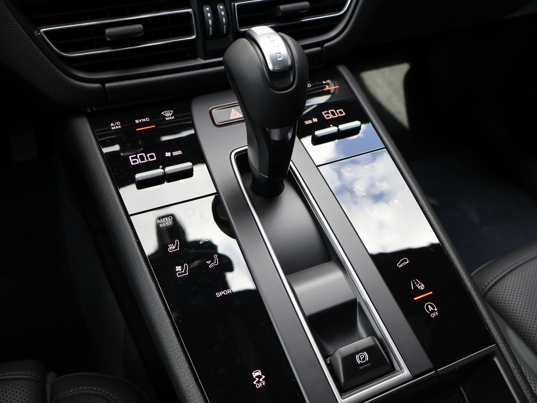 New 2026 Porsche Macan AWD/4WD image 25