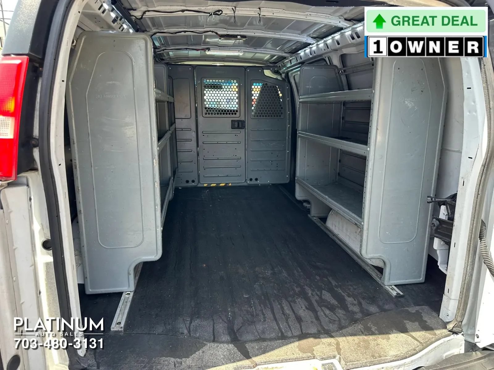Used 2018 Chevrolet Express 2500 RWD image 12