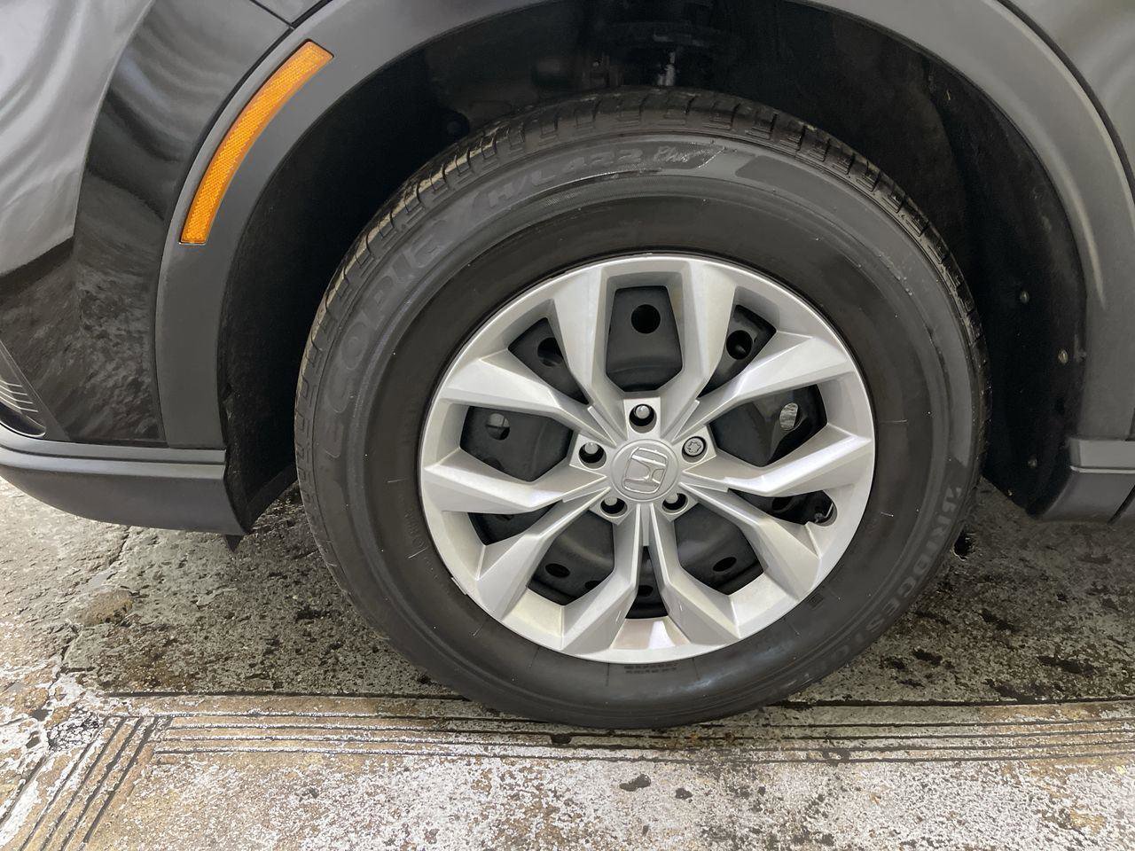 Used 2025 Honda CR-V LX image 10