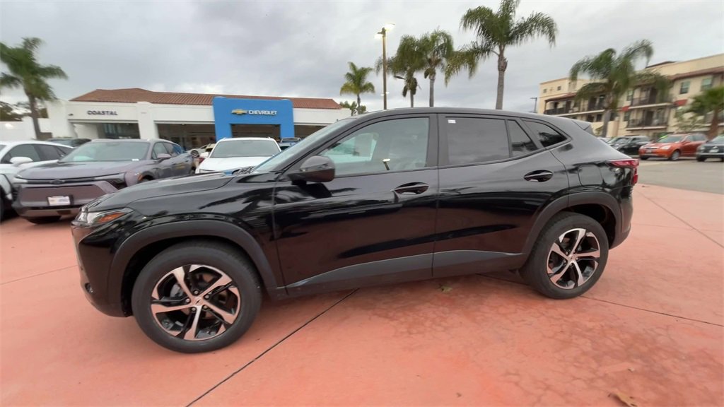 Used 2024 Chevrolet Trax RS w/ Driver Confidence Package image 5