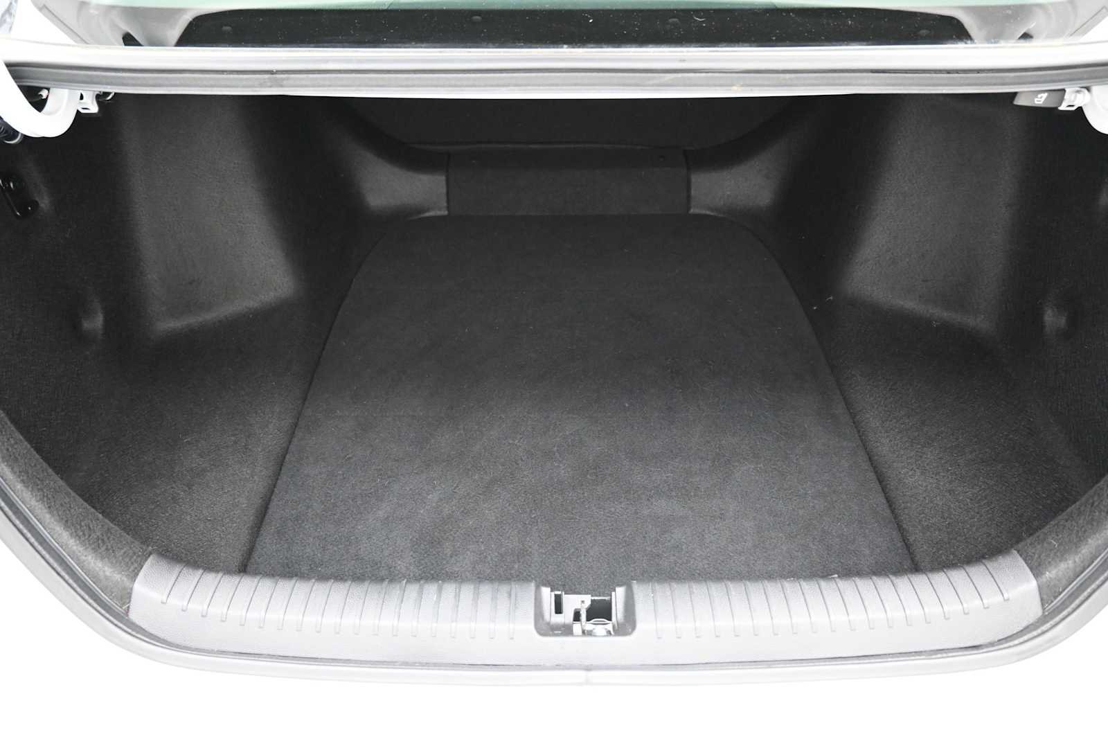 Used 2023 Honda Accord LX image 9