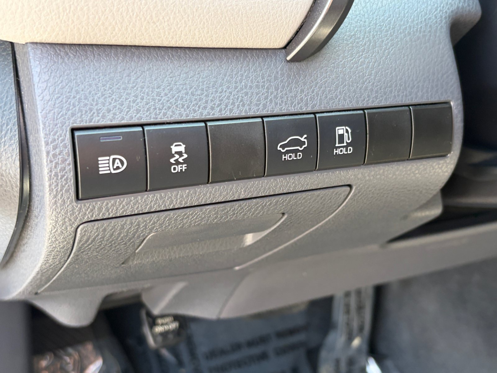 Used 2019 Toyota Camry LE FWD image 14