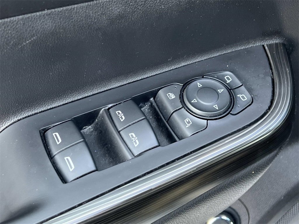 Certified 2023 GMC Acadia SLT w/ Technology Package image 16