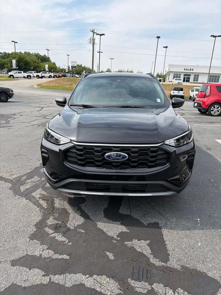 New 2025 Ford Escape ST-Line w/ Cold Weather Package FWD image 19