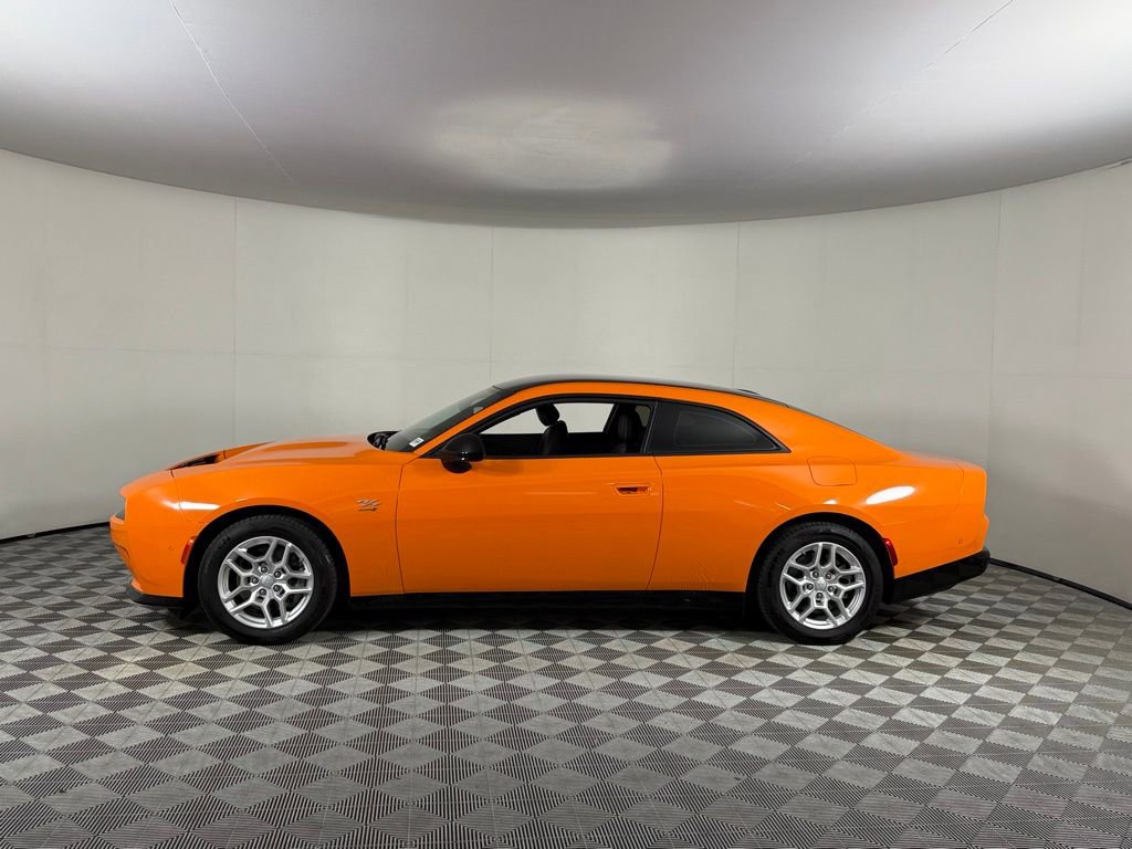 Used 2025 Dodge Charger R/T w/ Sun & Sound Package image 9