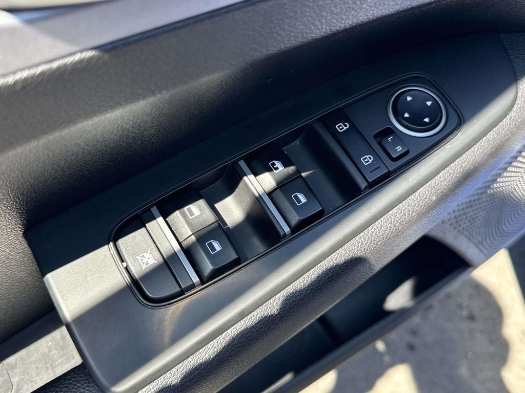 Used 2023 Kia Forte LXS w/ LXS Technology Package FWD image 16