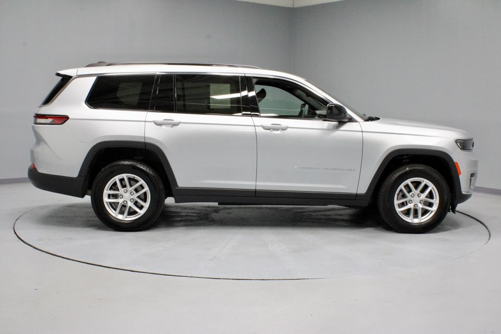 Used 2024 Jeep Grand Cherokee L Laredo AWD/4WD image 11