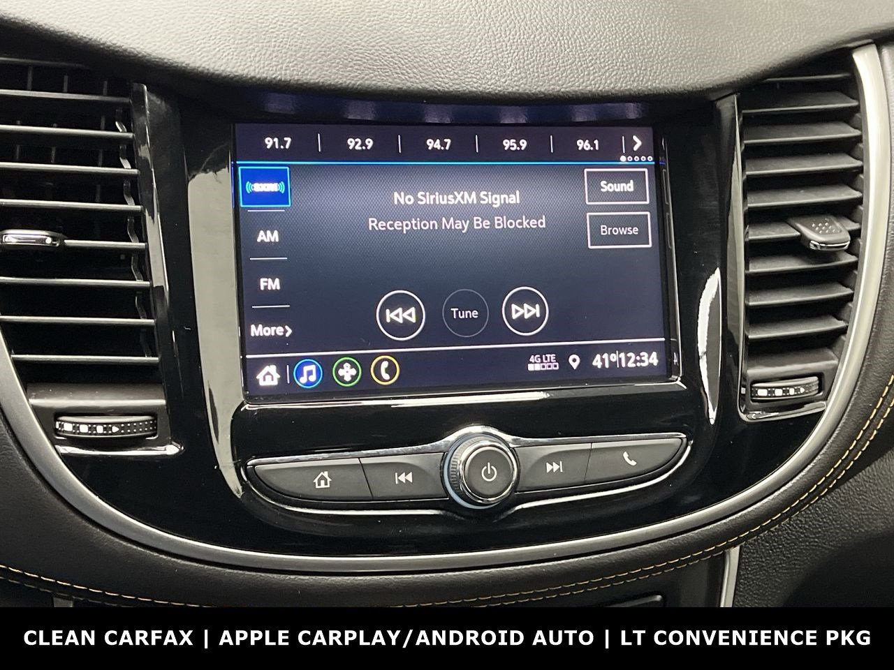 Used 2020 Chevrolet Trax LT w/ LT Convenience Package image 16