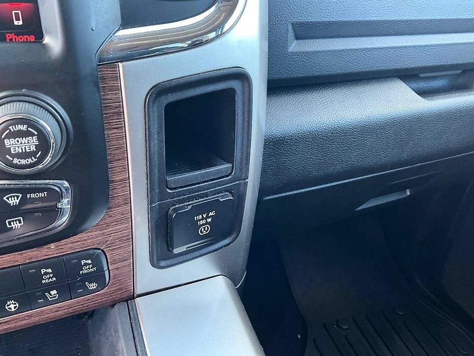 Used 2018 RAM 1500 Laramie w/ Convenience Group AWD/4WD image 26