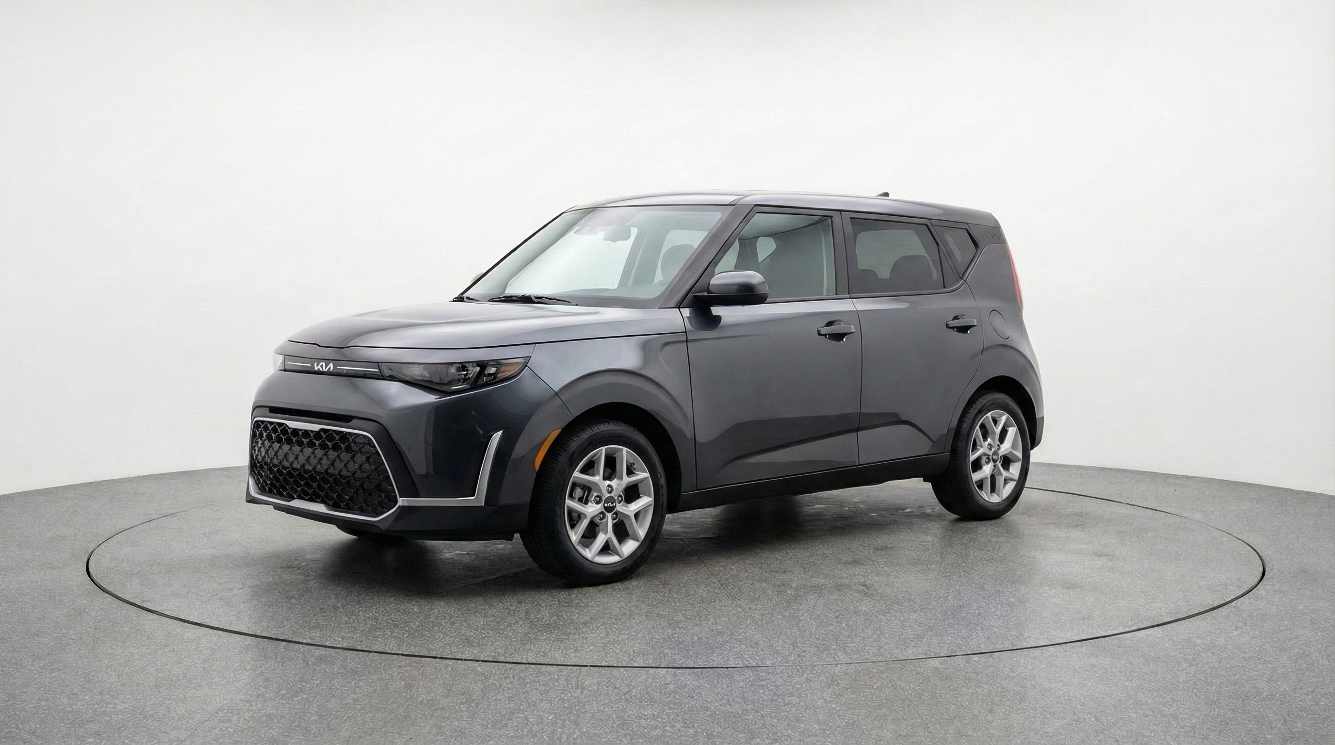 Used 2025 Kia Soul LX w/ LX Technology Package image 3