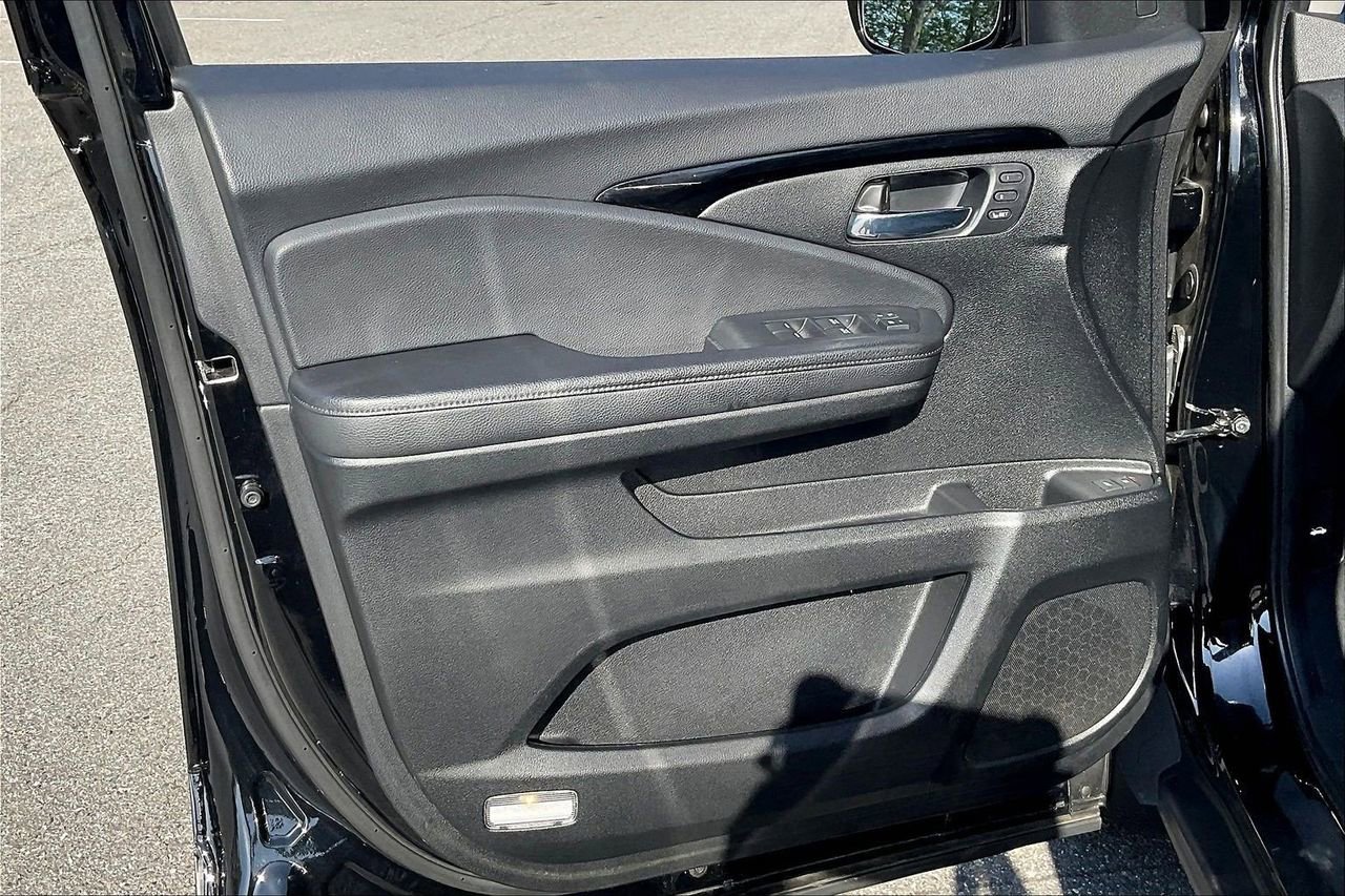 Used 2021 Honda Pilot Elite image 29
