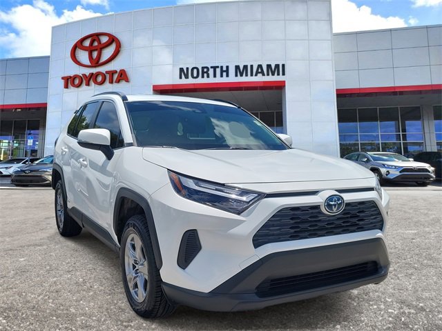 Used 2022 Toyota RAV4 XLE image 1