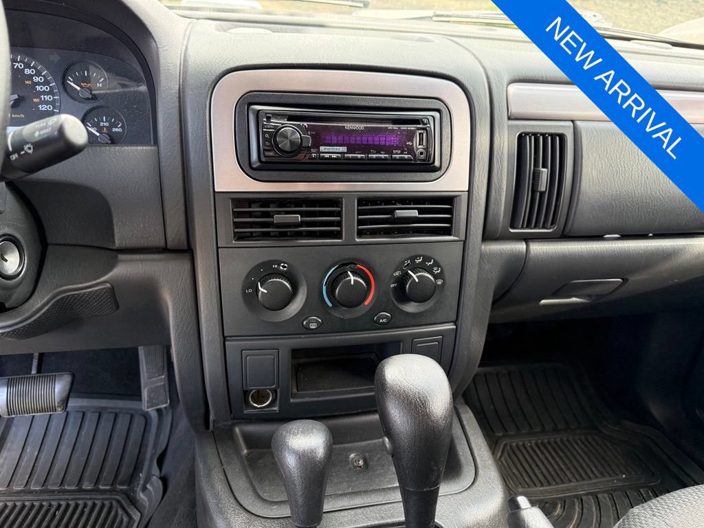 Used 2004 Jeep Grand Cherokee Laredo w/ Convenience Group AWD/4WD image 12