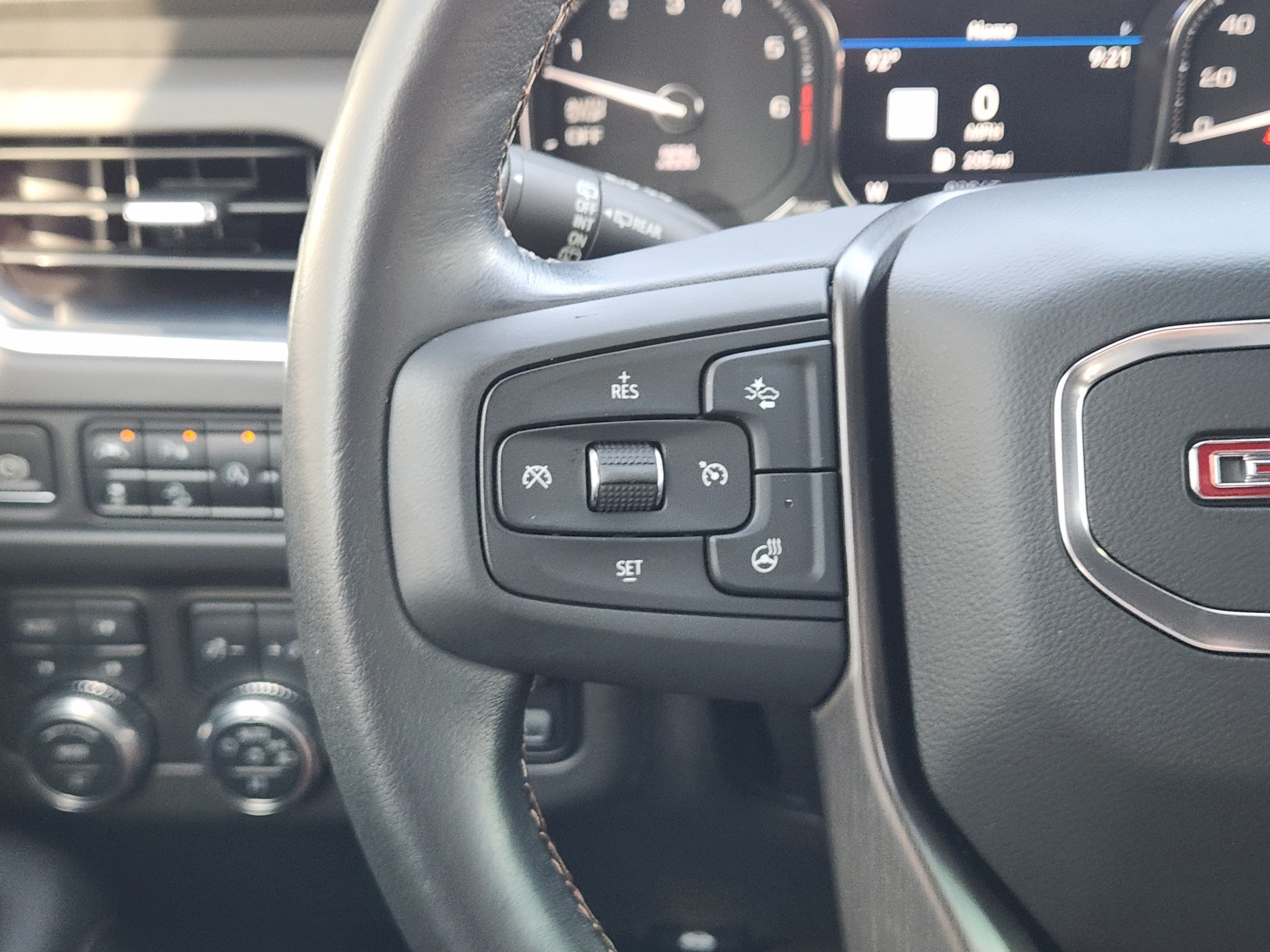 Used 2021 GMC Yukon XL AT4 w/ AT4 Premium Plus Package AWD/4WD image 23