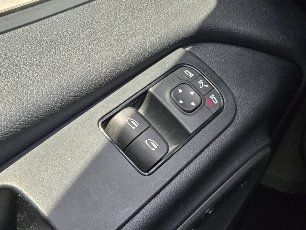 Used 2025 Mercedes-Benz Sprinter 2500 image 28