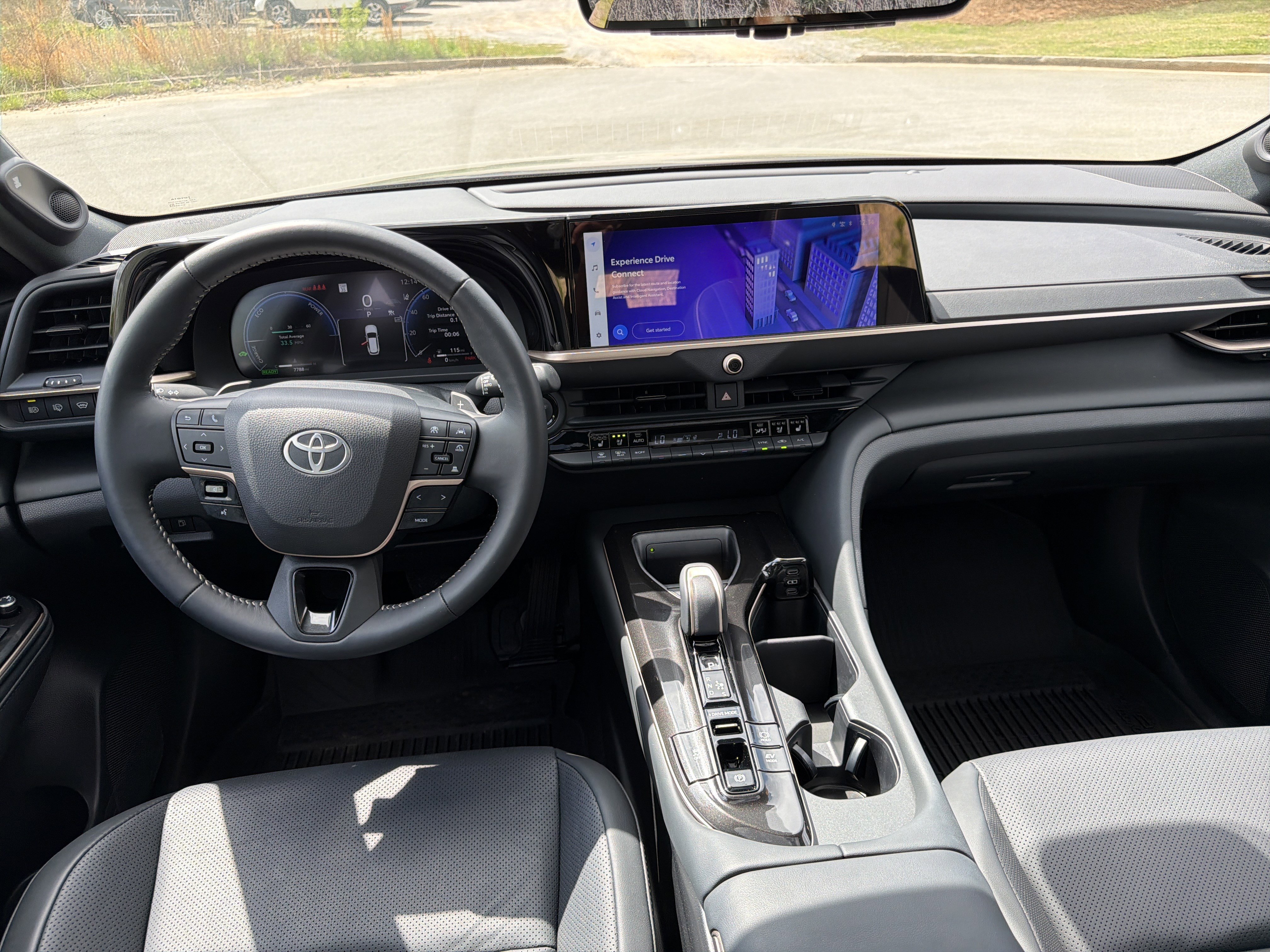 Used 2025 Toyota Crown Signia AWD/4WD image 23