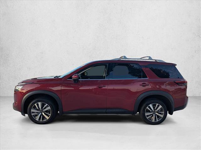 Used 2024 Nissan Pathfinder SL FWD image 8