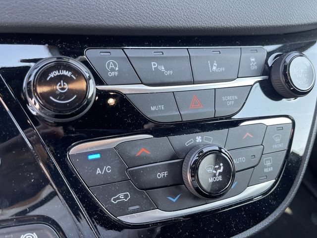 Used 2025 Chrysler Pacifica Select FWD image 18