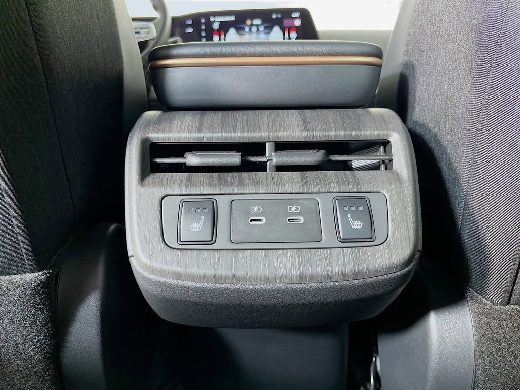 Used 2025 Nissan Ariya AWD image 34