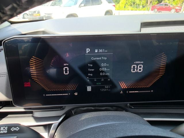 Used 2026 Kia Carnival FWD image 5