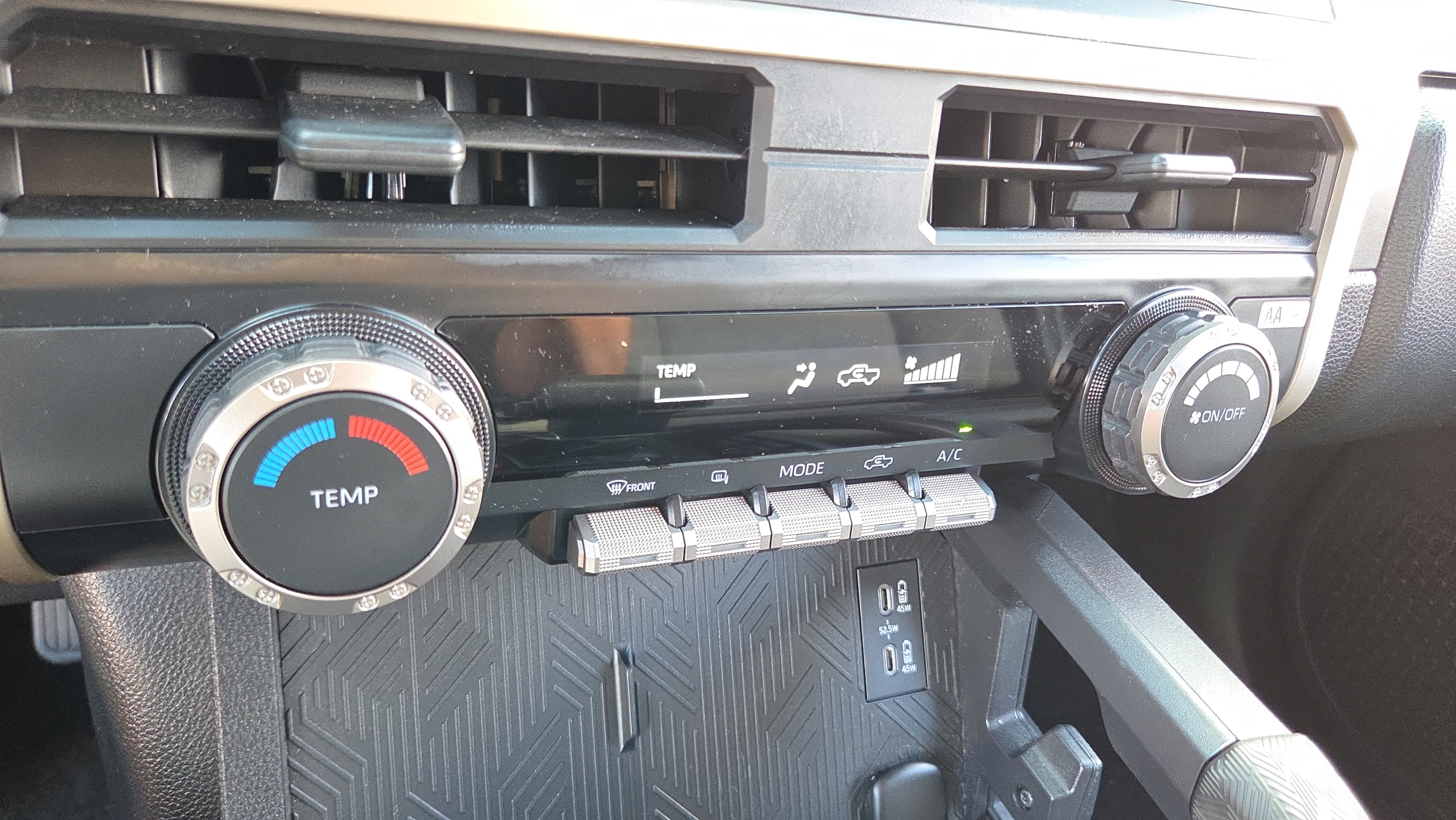 Used 2024 Toyota Tacoma SR RWD image 25