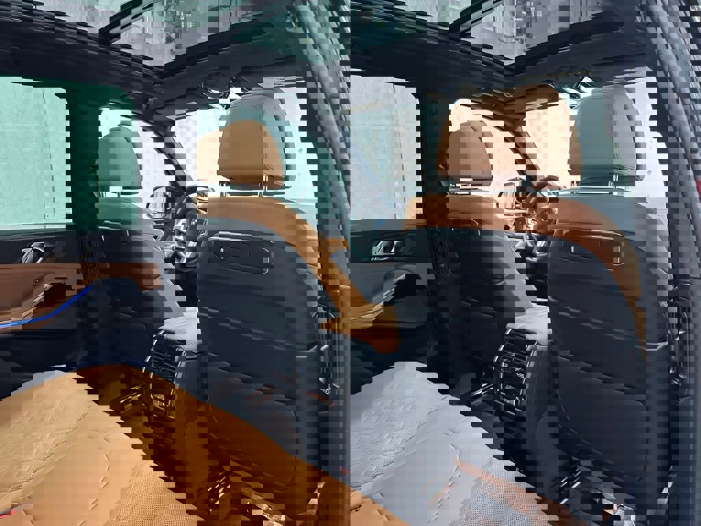 Used 2026 BMW X5 xDrive50e image 54