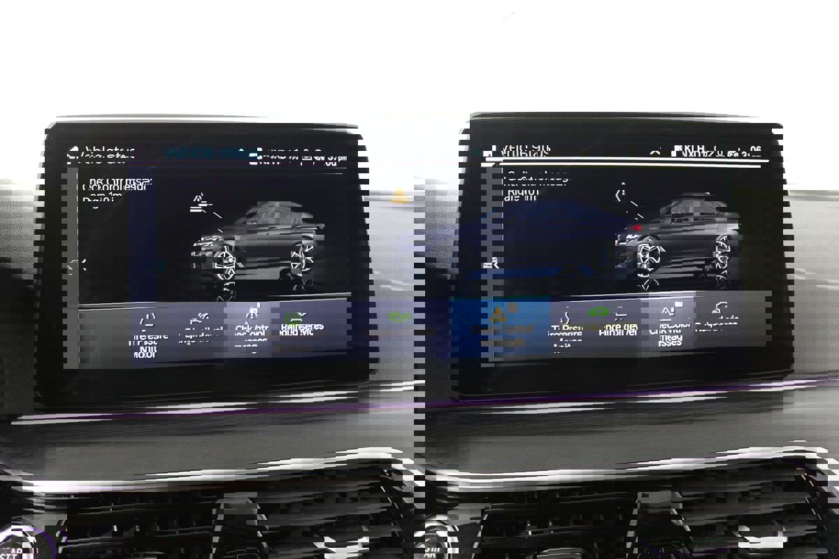 Used 2023 BMW 530e 530e w/ M Sport Package image 25