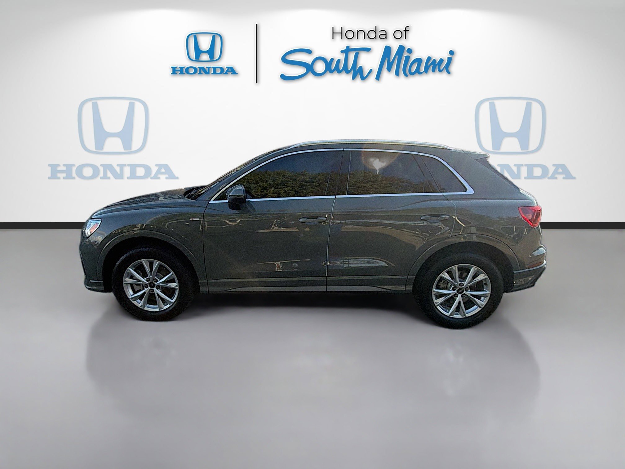 Used 2024 Audi Q3 2.0T Premium image 4