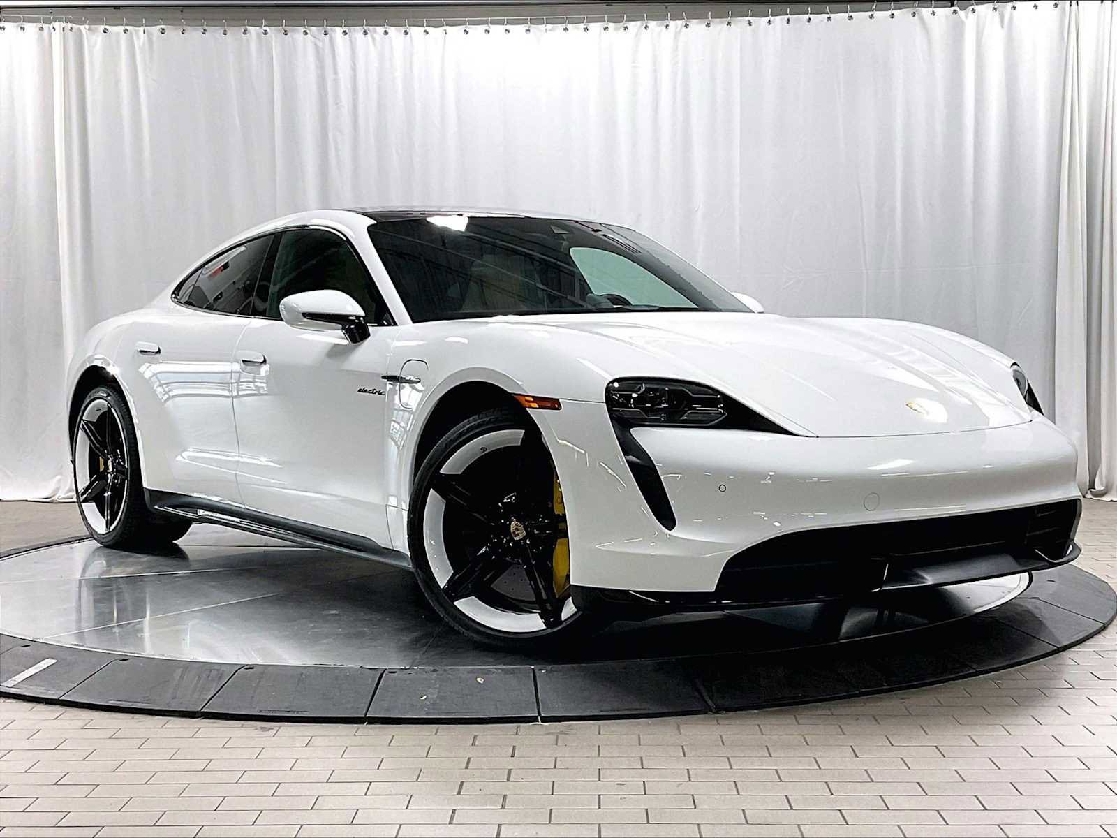 Used 2020 Porsche Taycan Turbo S AWD/4WD image 11