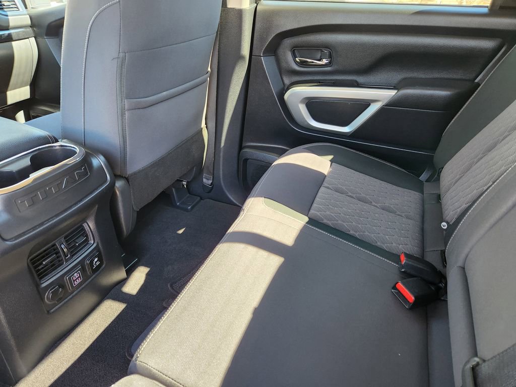 Used 2024 Nissan Titan SV w/ SV Convenience Package image 24