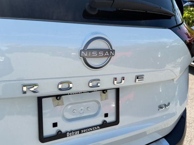 Used 2023 Nissan Rogue SV w/ SV Premium B Package FWD image 16