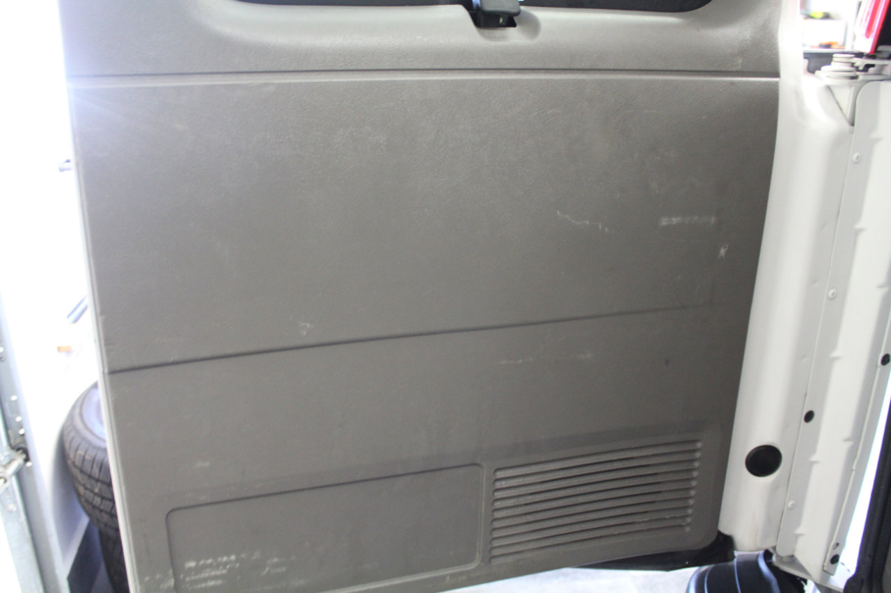 Used 2020 GMC Savana 3500 LT w/ LT Preferred Equipment Group image 28