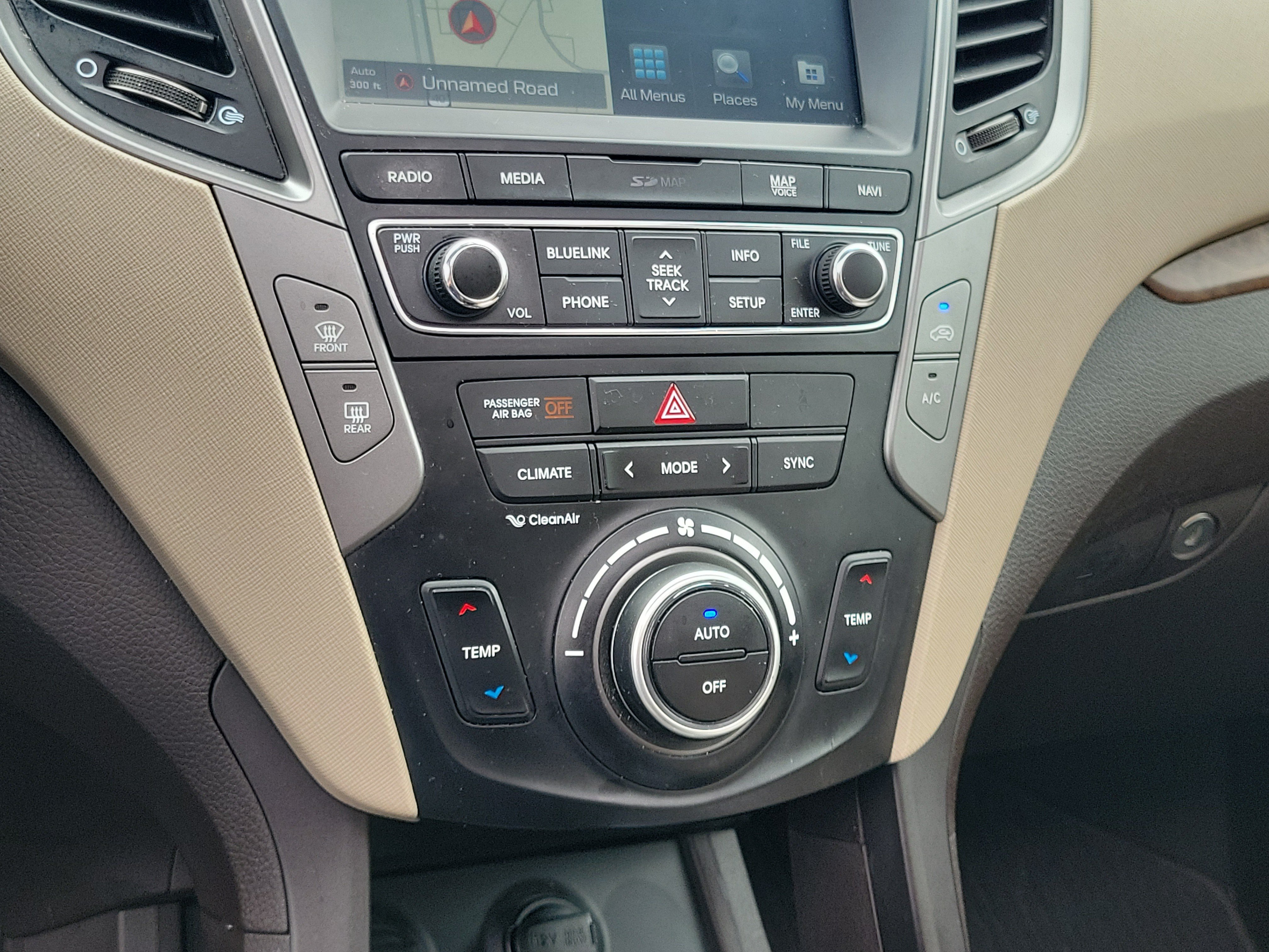 Used 2018 Hyundai Santa Fe Sport w/ 2.4L Tech Package 04 AWD/4WD image 27