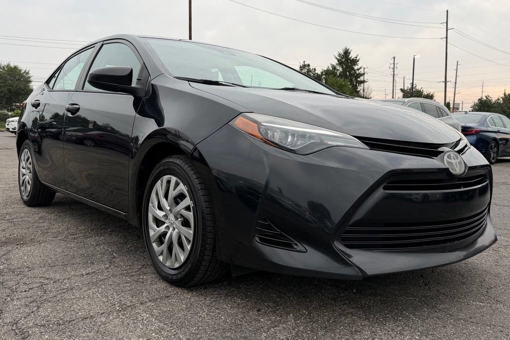 Used 2018 Toyota Corolla LE FWD image 11