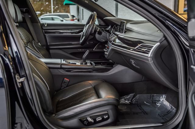 Used 2019 BMW 740i w/ Executive Package image 49