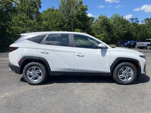 New 2025 Hyundai Tucson SE image 9
