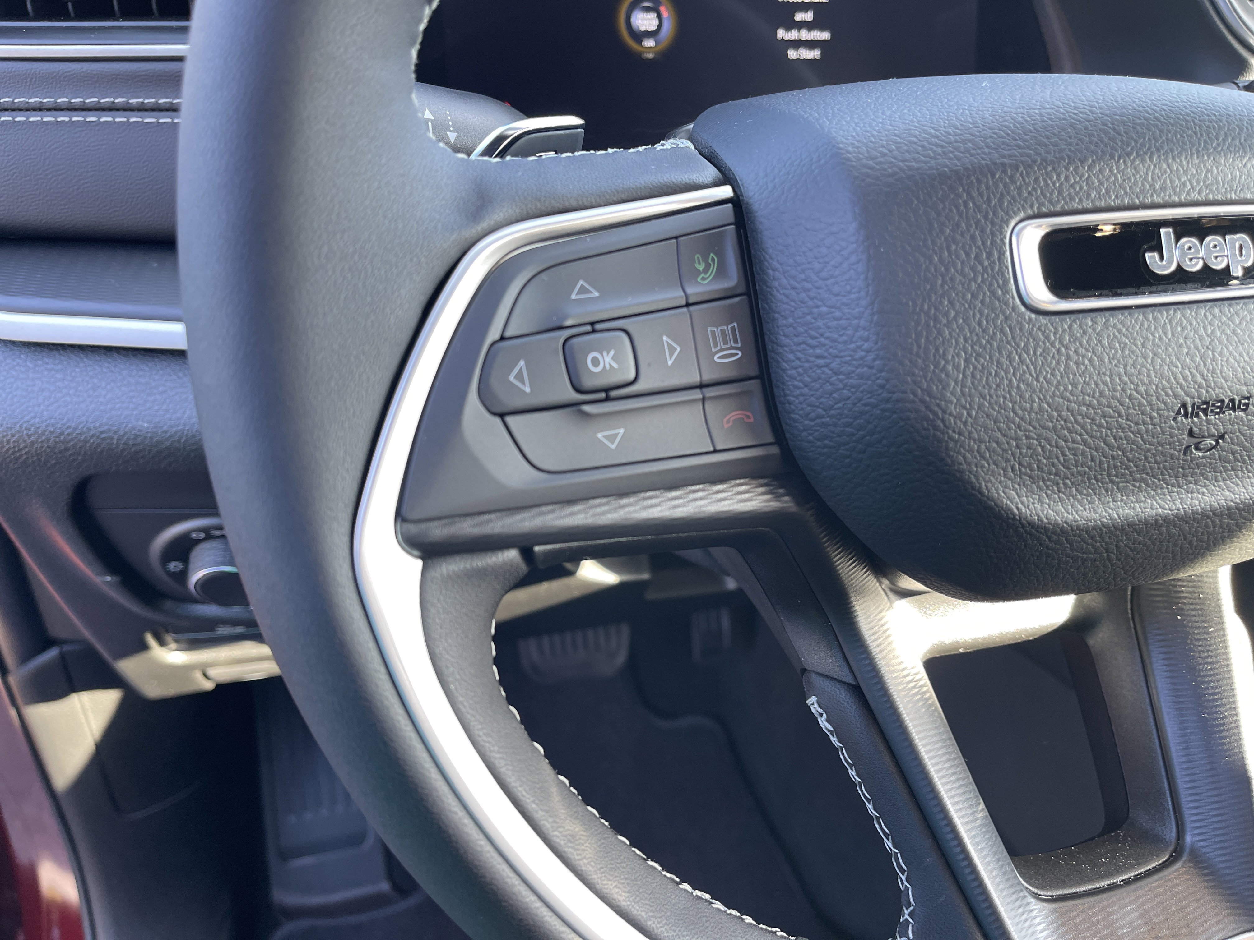 New 2025 Jeep Grand Cherokee Altitude image 18