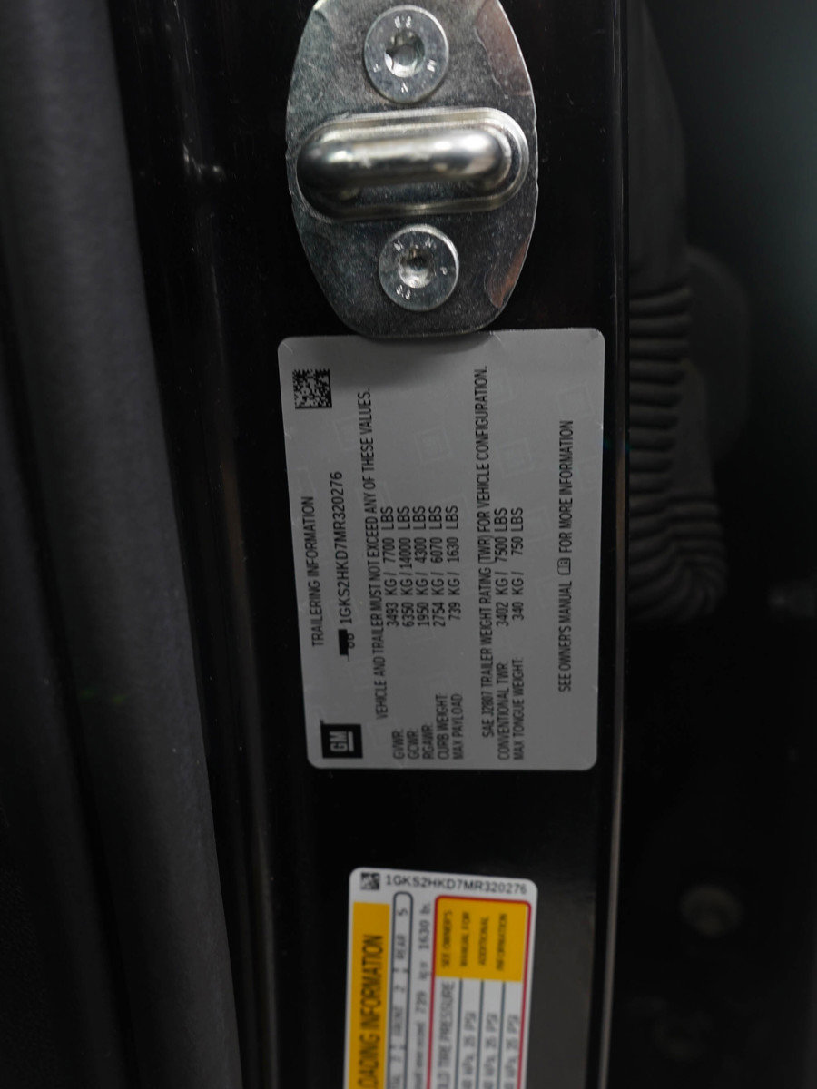 Used 2021 GMC Yukon XL AT4 w/ Technology Package image 26