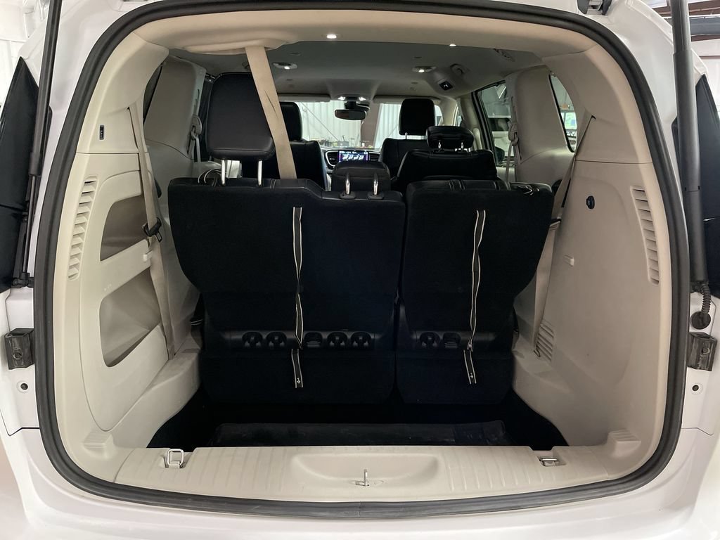 Used 2023 Chrysler Pacifica Touring-L AWD/4WD image 23
