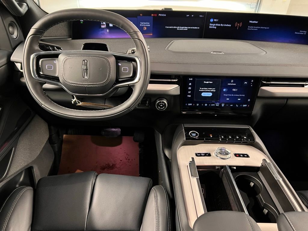 Used 2025 Lincoln Navigator Reserve w/ Jet Appearance Package image 8