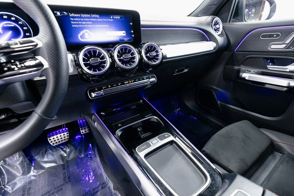 Used 2024 Mercedes-Benz EQB 300 4MATIC image 14