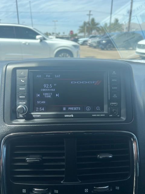 Used 2018 Dodge Grand Caravan SE w/ UConnect Hands-Free Group FWD image 14