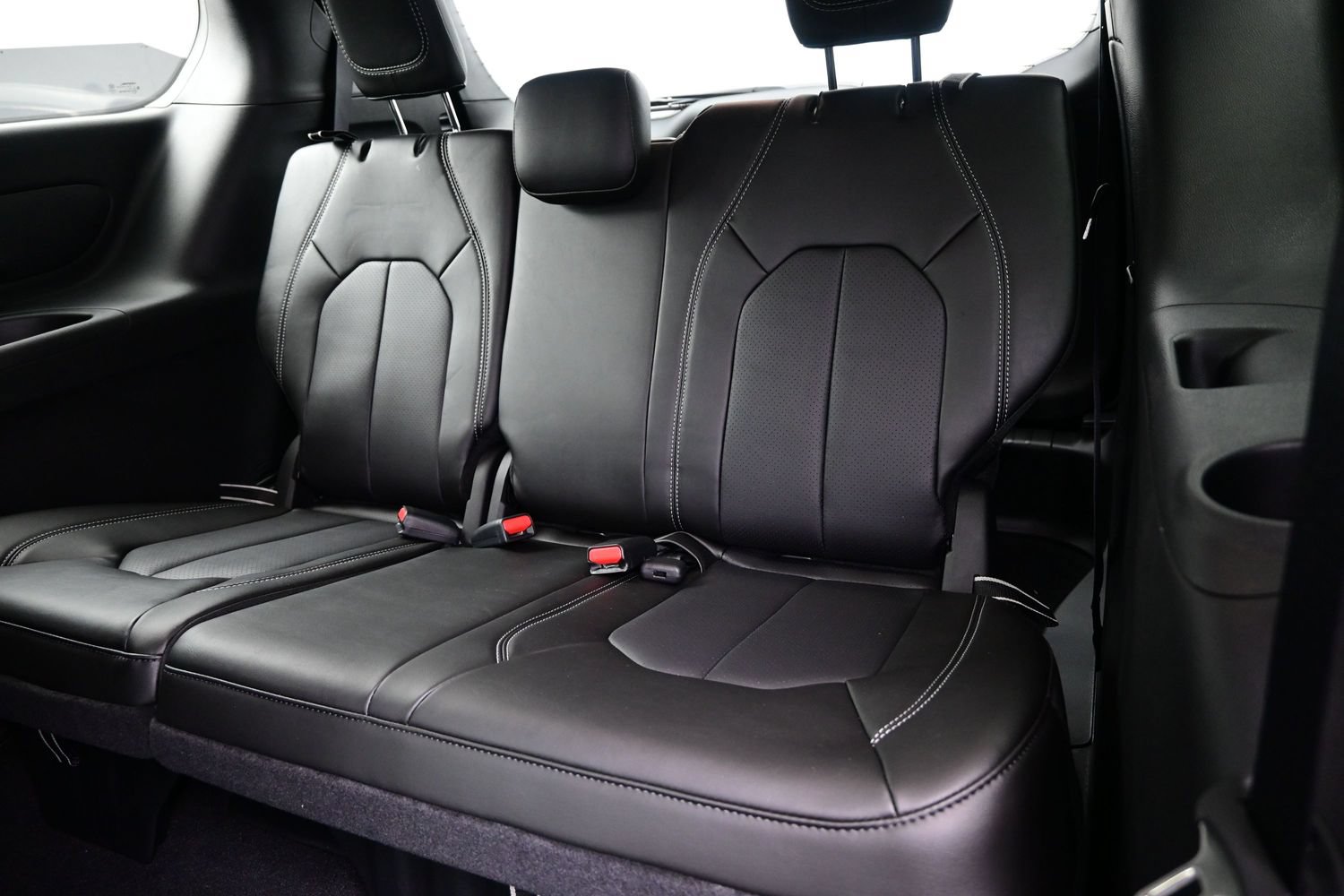 New 2027 Chrysler Pacifica Select AWD/4WD image 14